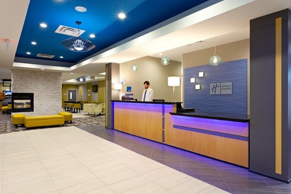 Holiday Inn Express Hotel & Suites Batavia Darien Lake by IHG - photo 48
