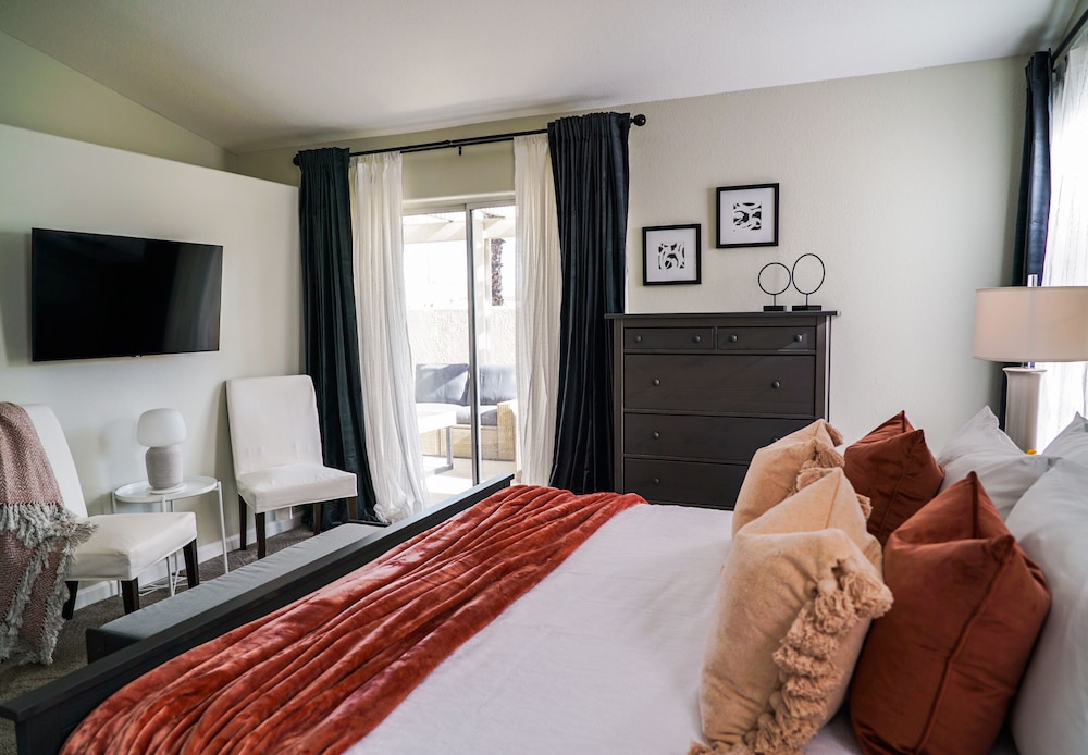 The Villas at Emerald Desert RV Resort - photo 6