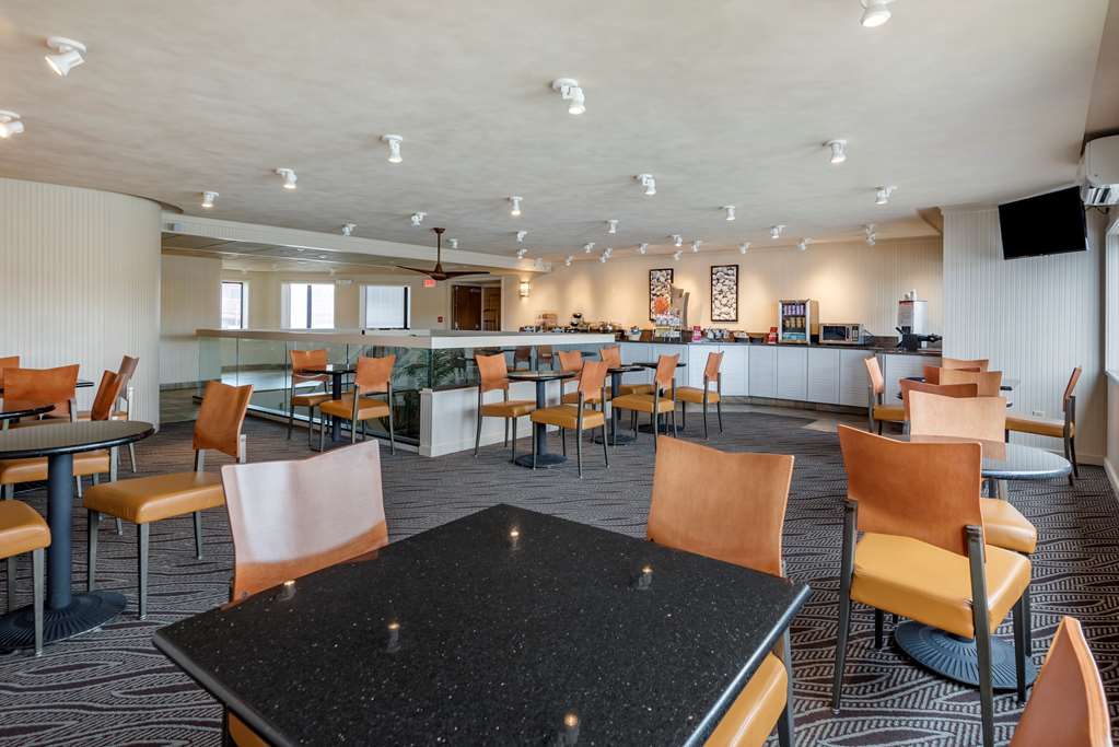 Best Western Plus Oswego Hotel and Conference Center - photo 4