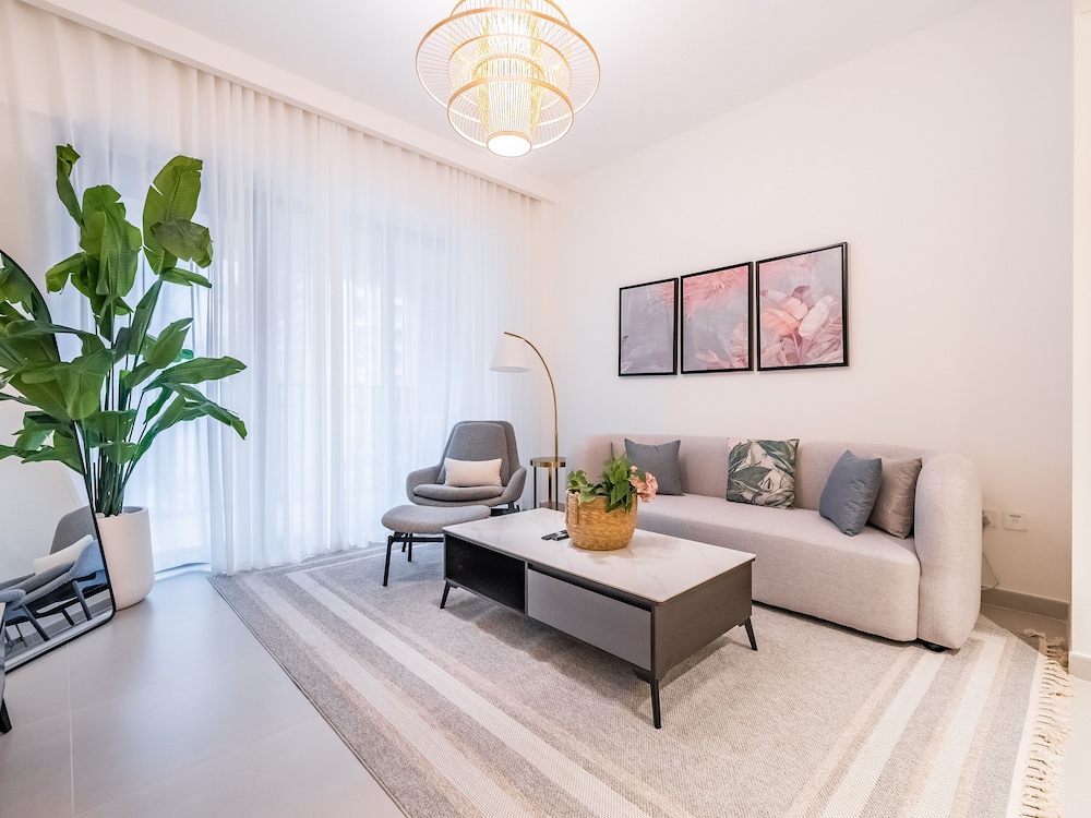 Zen Oasis1BR Splendid Creek Side Retreat — 4-Star Luxury Hotel in Dubai, United Arab Emirates