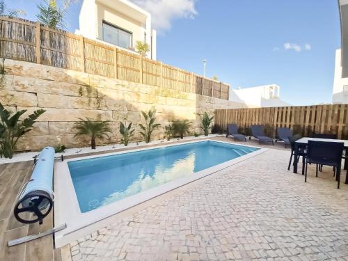 Casa Encanto Da Foz By Sch — 4-Star Luxury Hotel in Foz Do Arelho, Portugal