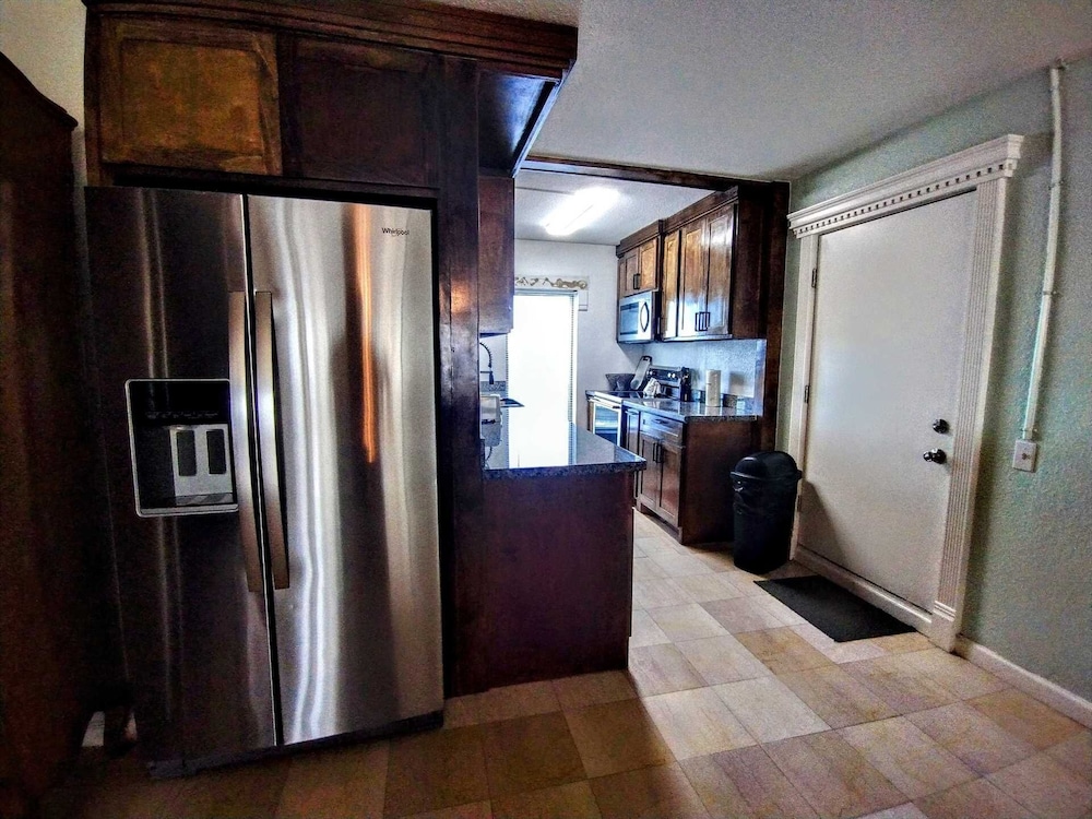 Landfall Towers 71 Minium 2 Bedroom Condo by RedAwning - photo 10