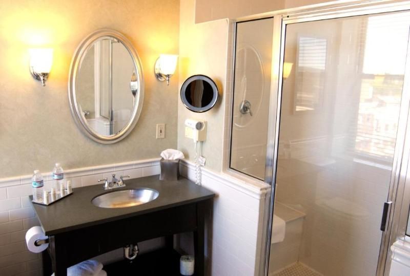 The Parker Inn & Suites - photo 3