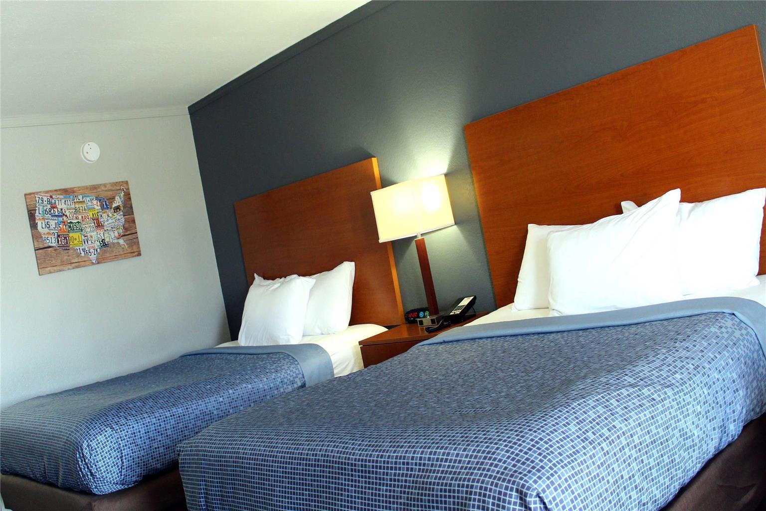 Econo Lodge Franklin South - photo 35