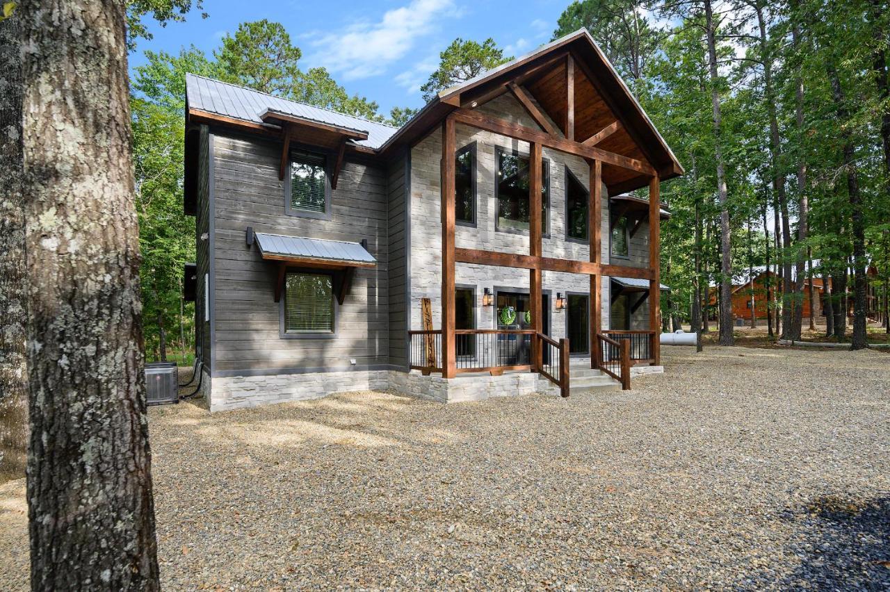 Blissful Pines - carbon neutral hotel in Broken Bow