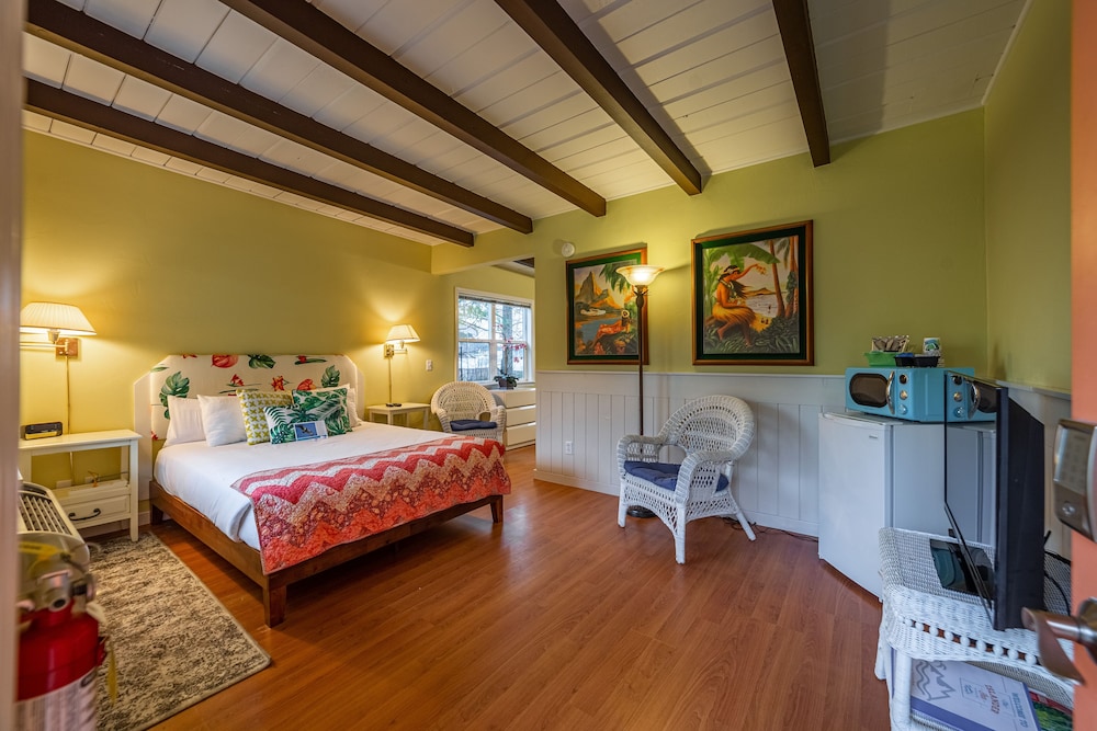 The Islander Inn - photo 36