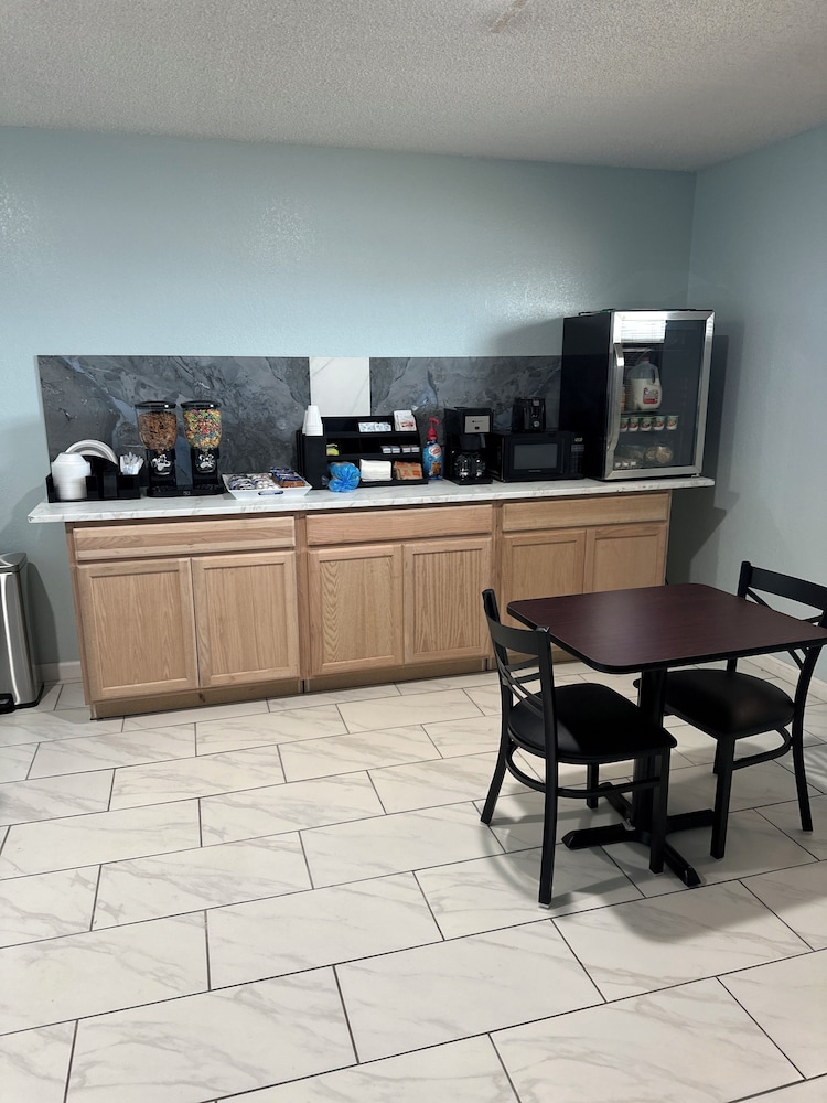 Tanglewood Motel - carbon neutral hotel in Frederick