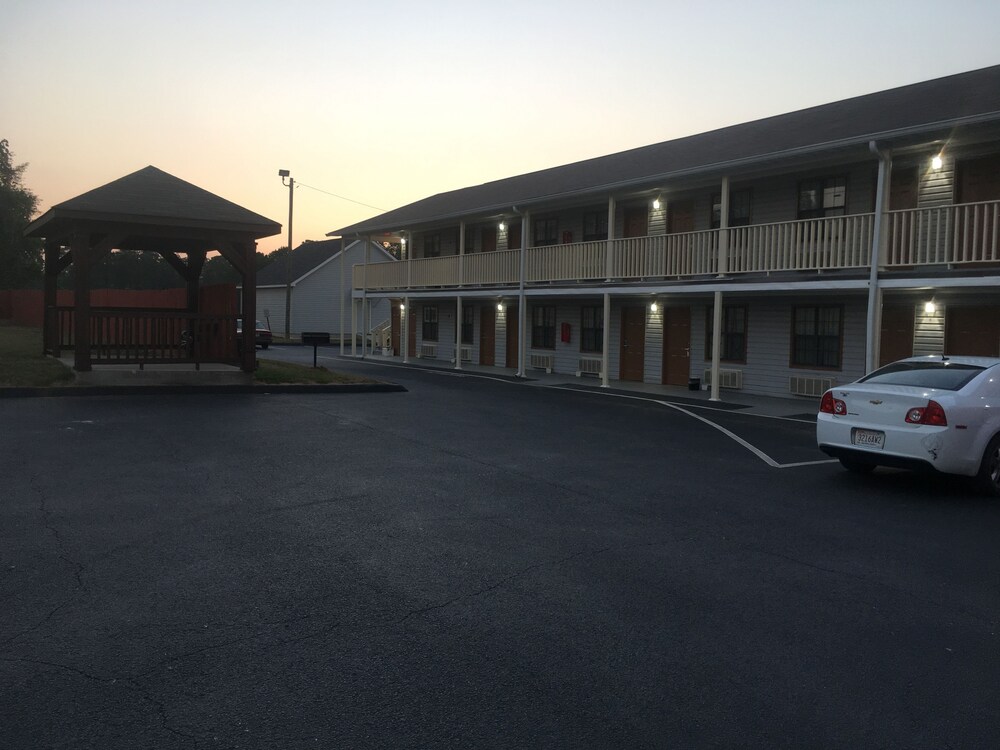 Loyalty Inn Hawkinsville - photo 21