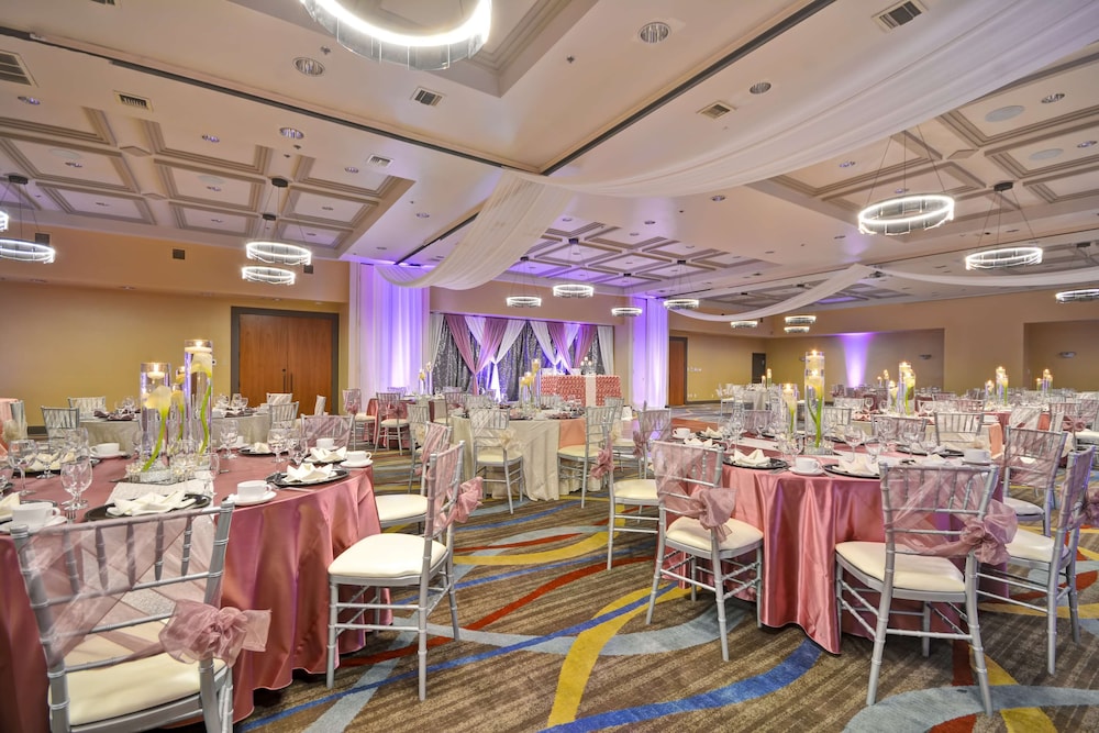 DoubleTree by Hilton Phoenix North - photo 45