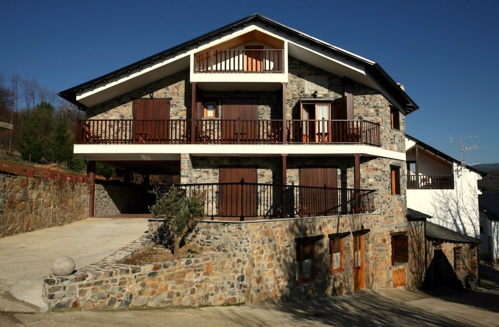 Hotel Rural Casa Ana — hotel in Vega De Espinareda