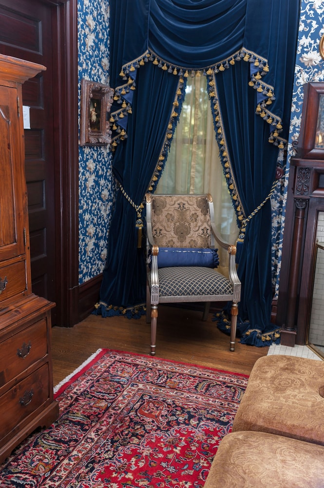 South Broadway Manor - photo 5