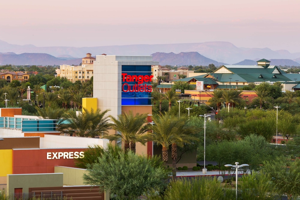 Hampton Inn & Suites Phoenix Glendale Westgate - photo 35