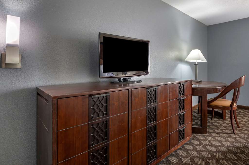 Suburban Studios Lafayette - photo 14