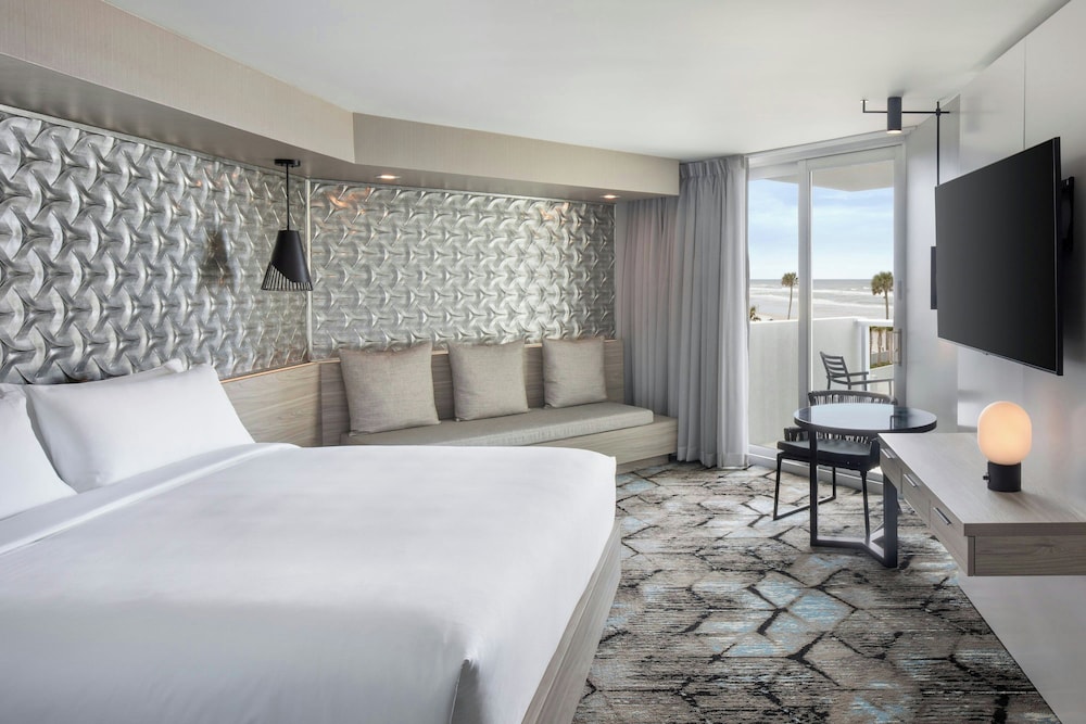 Renaissance Daytona Beach Oceanfront Hotel - photo 11