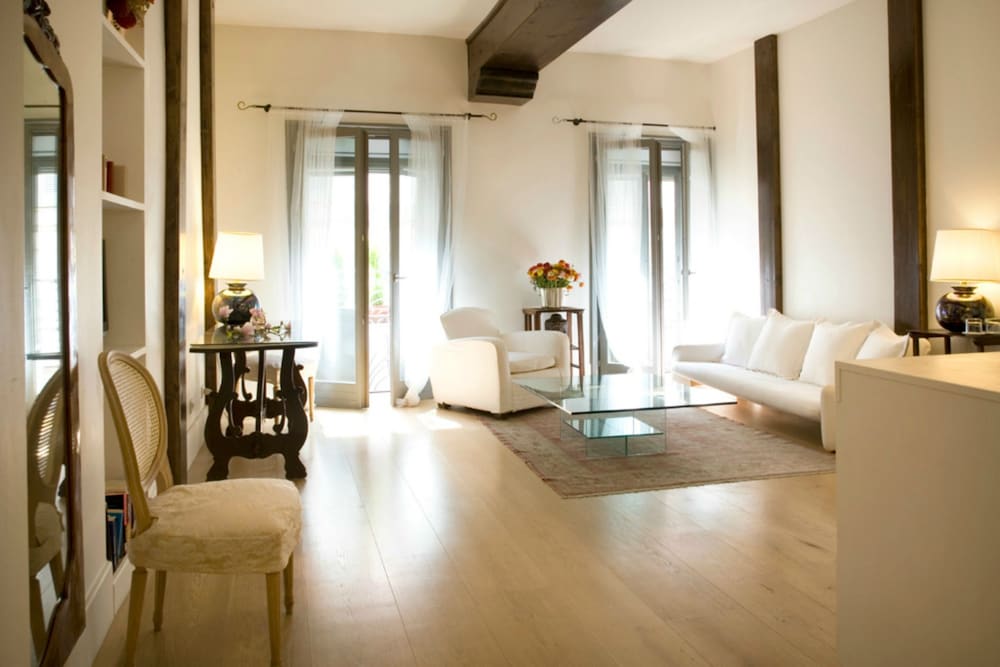 Milano Suites — 4-Star Luxury Hotel in Milan, Italy