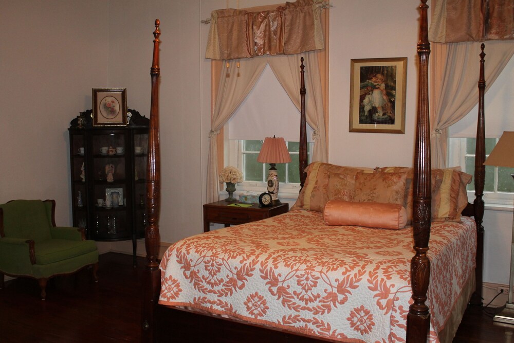 Old Castillo Bed and Breakfast - photo 4