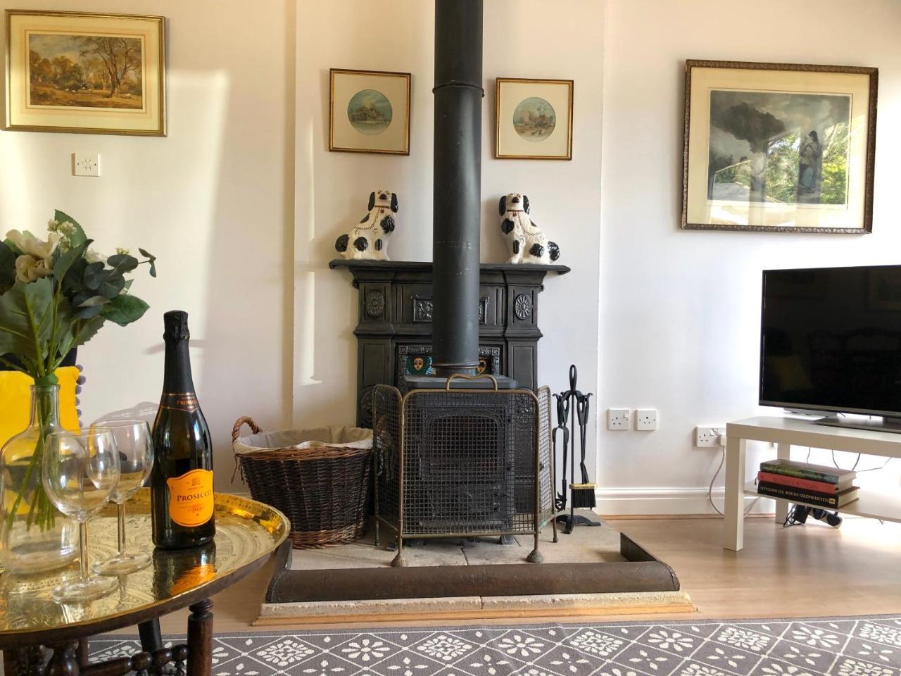 The View Cottage Tennis Court Nr Frome Longleat — 4-Star Luxury Hotel in Frome, United Kingdom