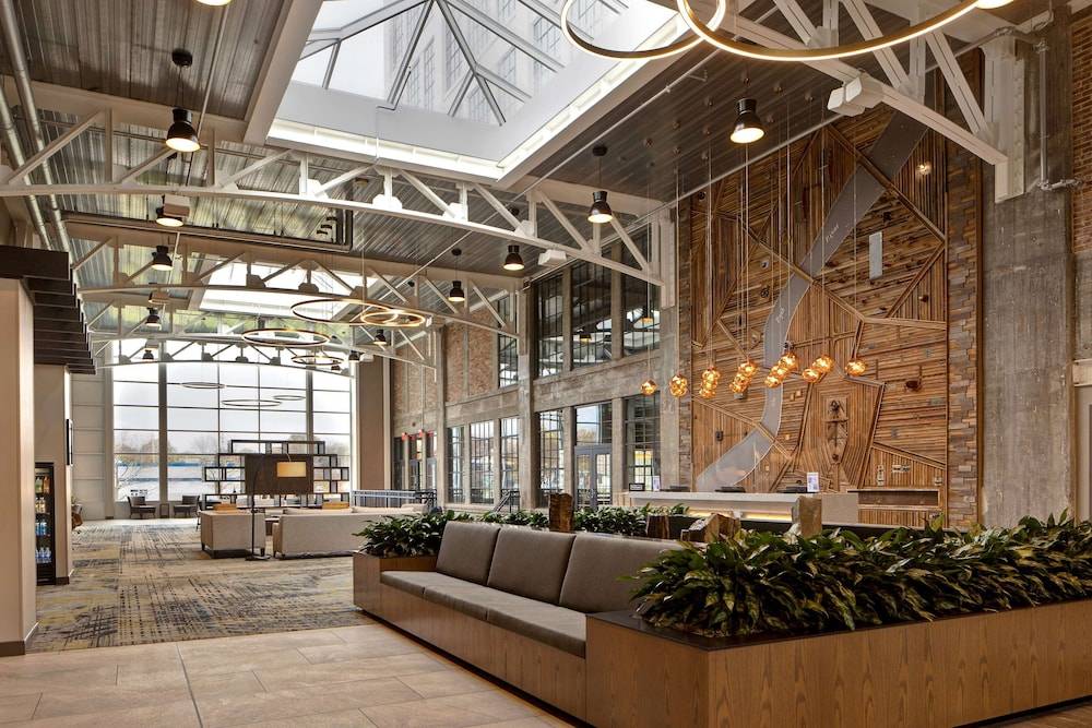 Embassy Suites by Hilton Rockford Riverfront - photo 3