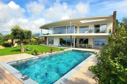 Magnificent panoramic sea view - last minute hotel in Unknown City
