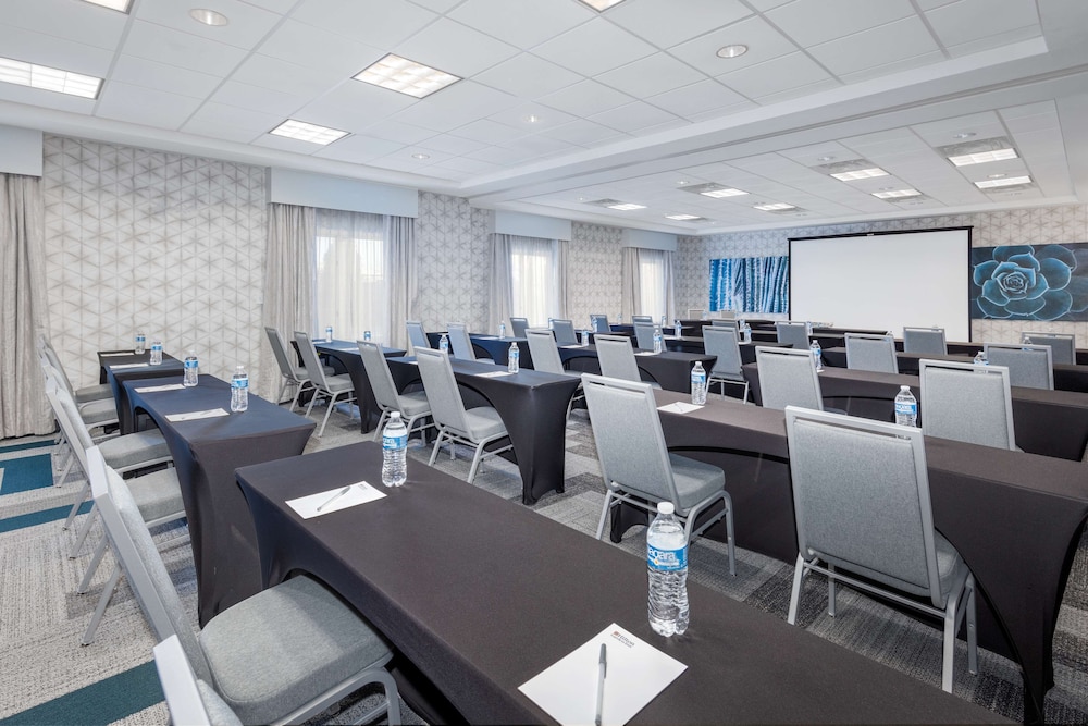Hilton Garden Inn Albuquerque Journal Center - photo 28