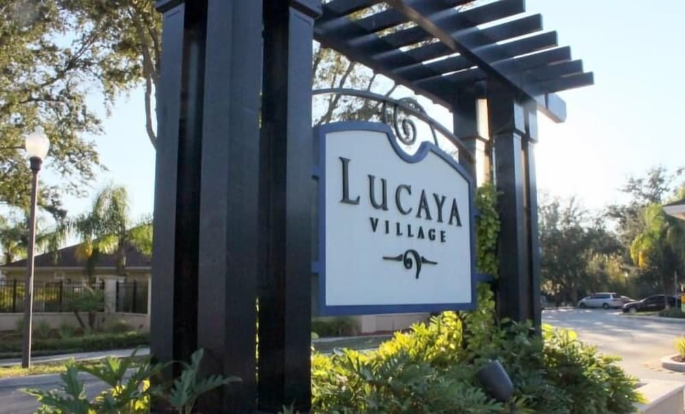 Lucaya 4 Bedrooms 3 Baths Townhome With Resort Pool — 4-Star Luxury Hotel in Kissimmee, United States