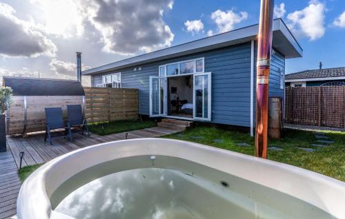 Beautiful Home In Vinkeveen With Sauna — 4-Star Luxury Hotel in Vinkeveen, Netherlands