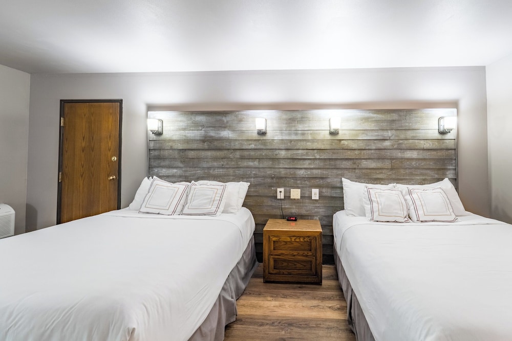Rib Mountain Inn — hotel in Wausau