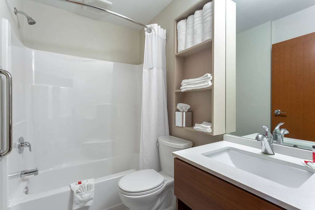 Microtel Inn & Suites by Wyndham Niagara Falls - photo 6