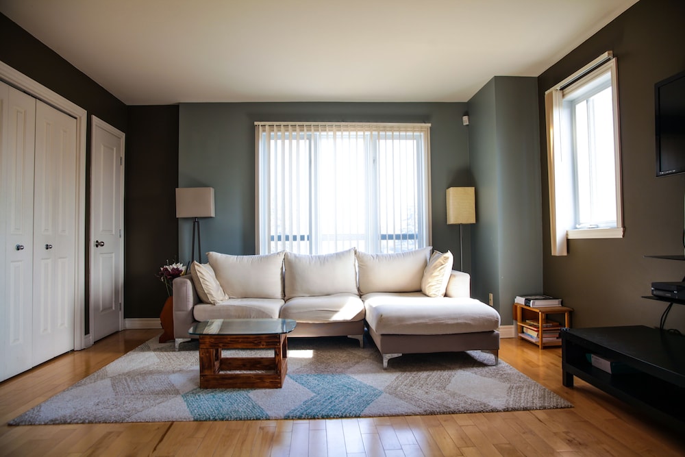 Appartement Hotel Grand Montreal in Longueuil, Canada