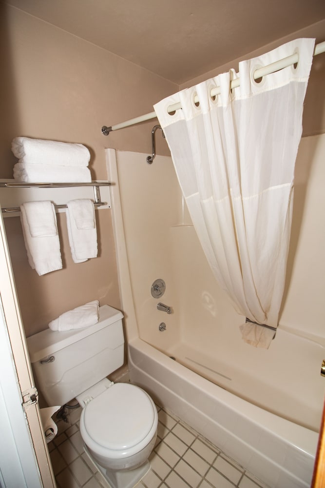 FairBridge Inn Coeur d'Alene - photo 28
