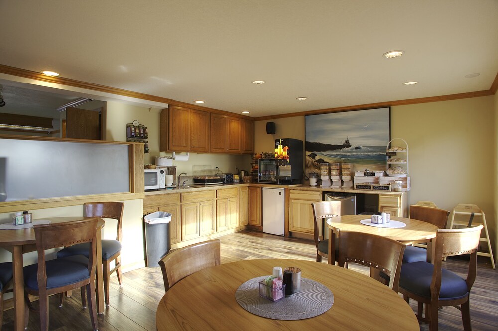 Hi Tide Oceanfront Inn - photo 46