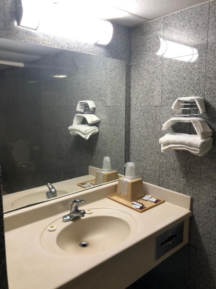 Capital Inn - photo 34