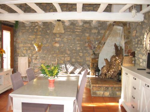 Les Genêts - carbon neutral hotel in Fayence