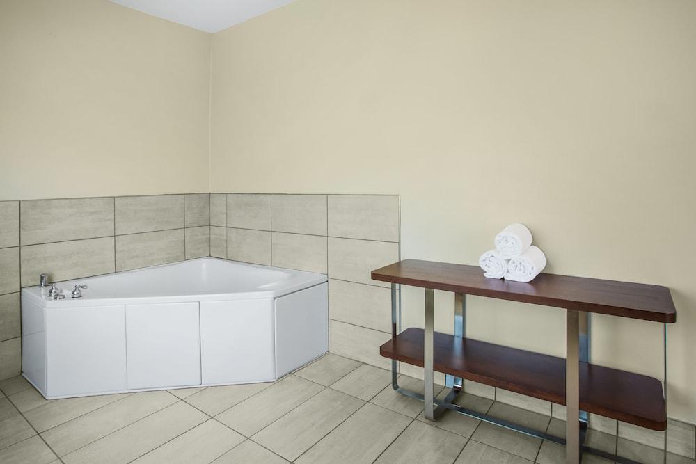 Holiday Inn Express & Suites Cedar City by IHG - photo 19