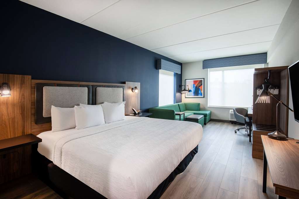 La Quinta Inn & Suites by Wyndham Chattanooga Downtown South - photo 24