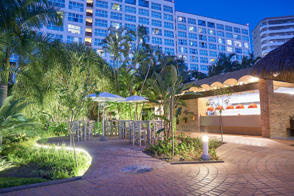 Sheraton Buganvilias Beach and Spa Resort Malecon — 4-Star Luxury Hotel in Puerto Vallarta, Mexico