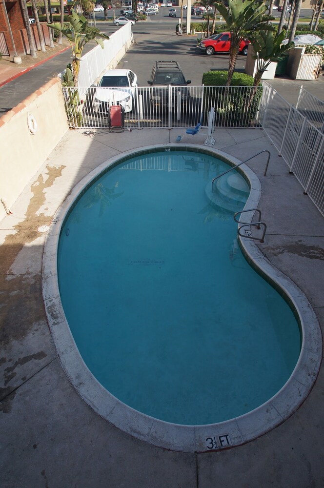 Civic Center Inn Santa Ana - photo 15