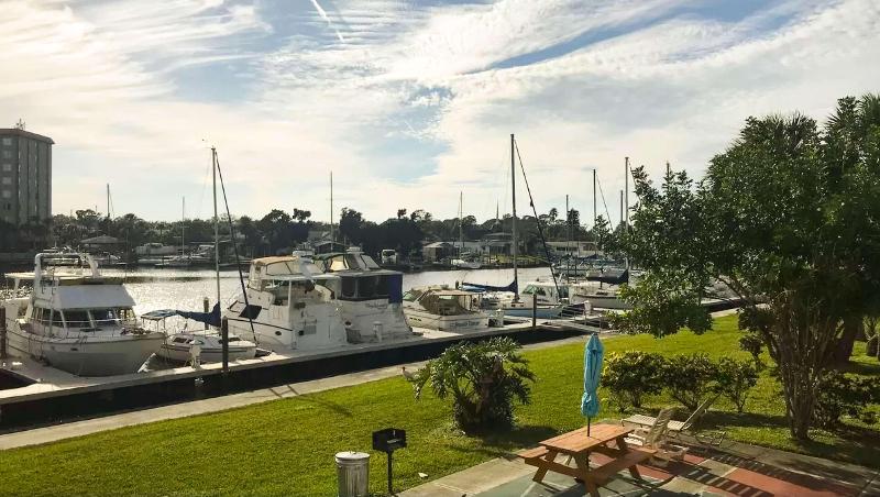 Magnuson Hotel Waterfront Marina New Port Richey - photo 4