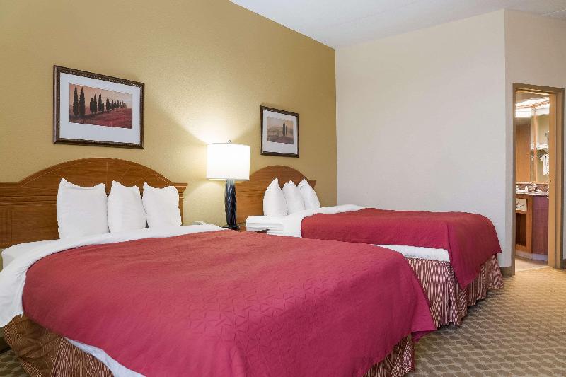 Quality Inn & Suites - photo 27