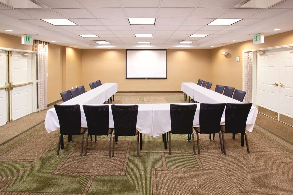 La Quinta Inn & Suites by Wyndham Colorado Springs South AP - photo 54