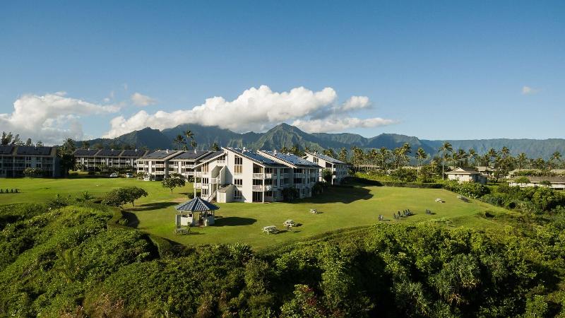 The Cliffs at Princeville by VRHost - carbon neutral hotel in Princeville