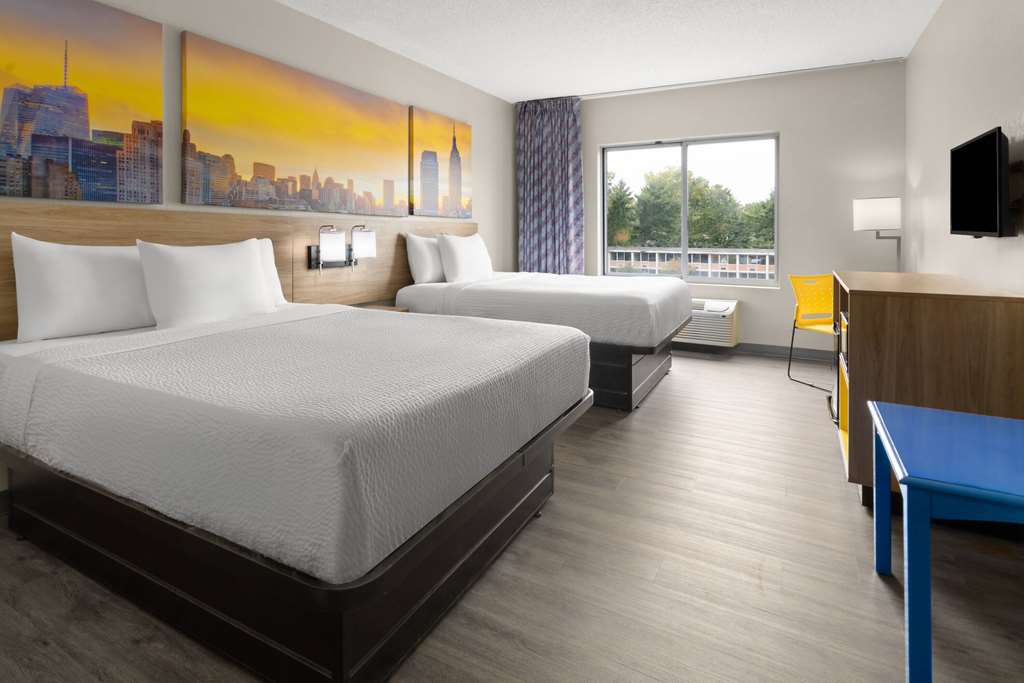 Days Inn & Suites by Wyndham Albany - photo 42