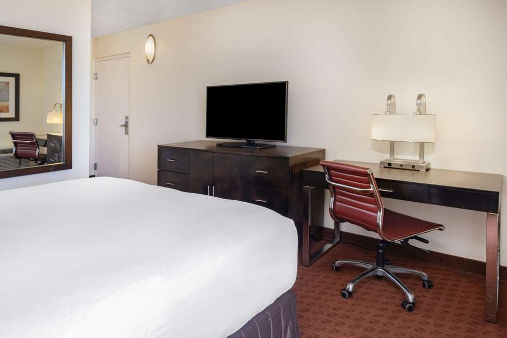 Wyndham Sacramento - photo 14