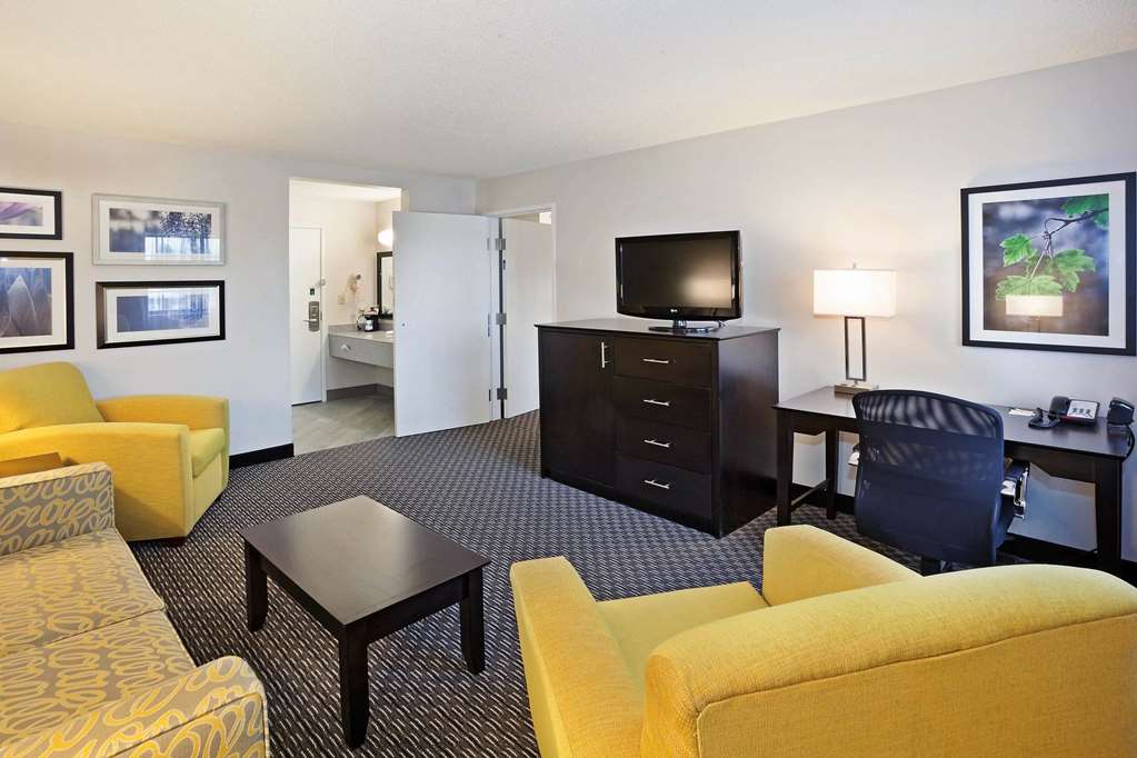 La Quinta Inn by Wyndham Odessa - photo 47