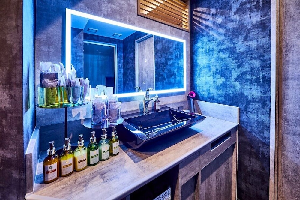 Hotel BaliAn Resort Shinjuku Glamping — 4-Star Luxury Hotel in Tokyo, Japan