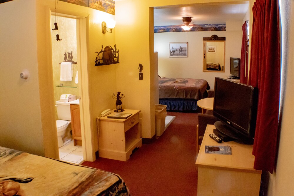 Elk Run Inn - photo 24