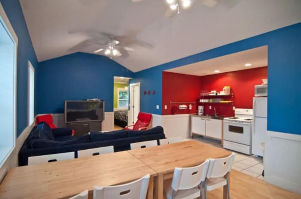 Blue Door Cottages in Monticello, United States