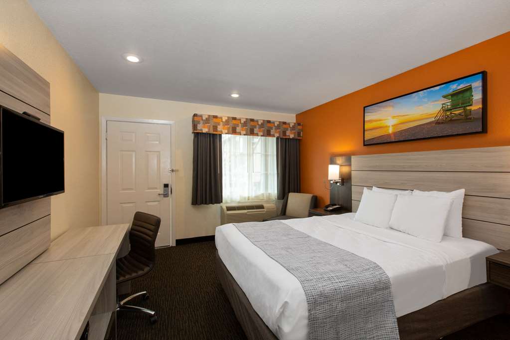 Days Inn by Wyndham Monterey Fisherman's Wharf Aquarium - photo 10