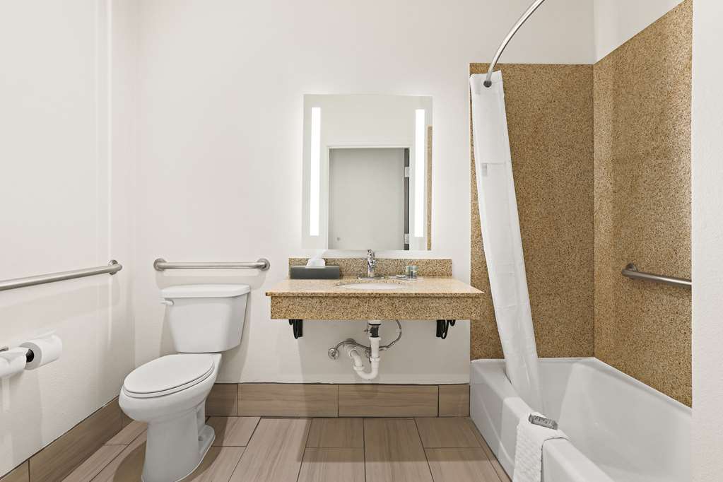 Best Western Iowa Lake Charles East - photo 27