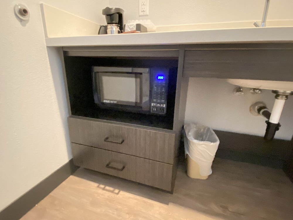 Pinetop Studio Suites - photo 17